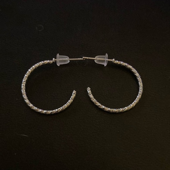 *BOGO Free* Silver hoop earrings - Picture 1 of 2